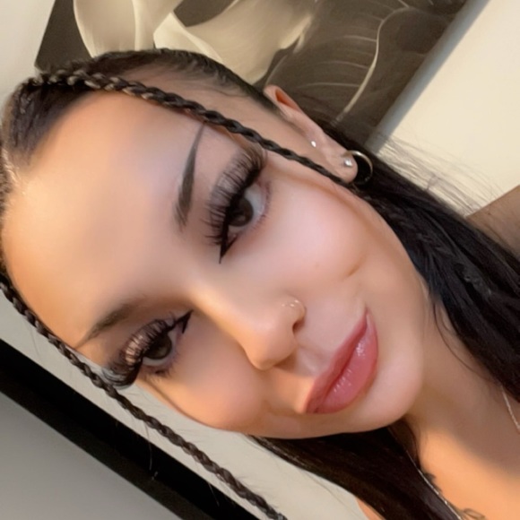 Meet your Posher, Asia - Picture 1 of 3